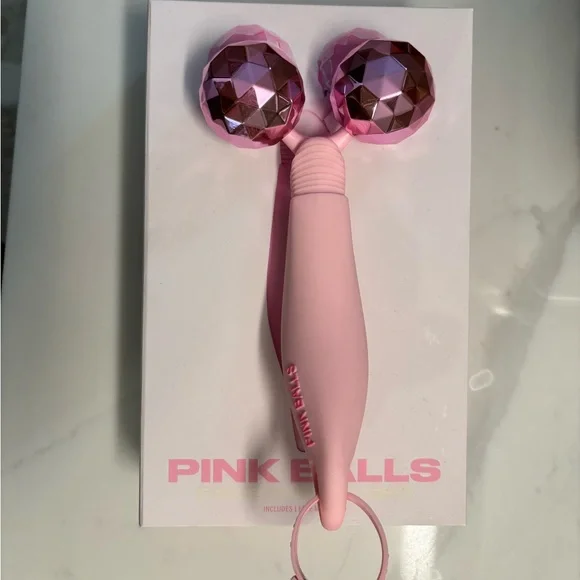 The Skinny Confidential Pink Facial Roller